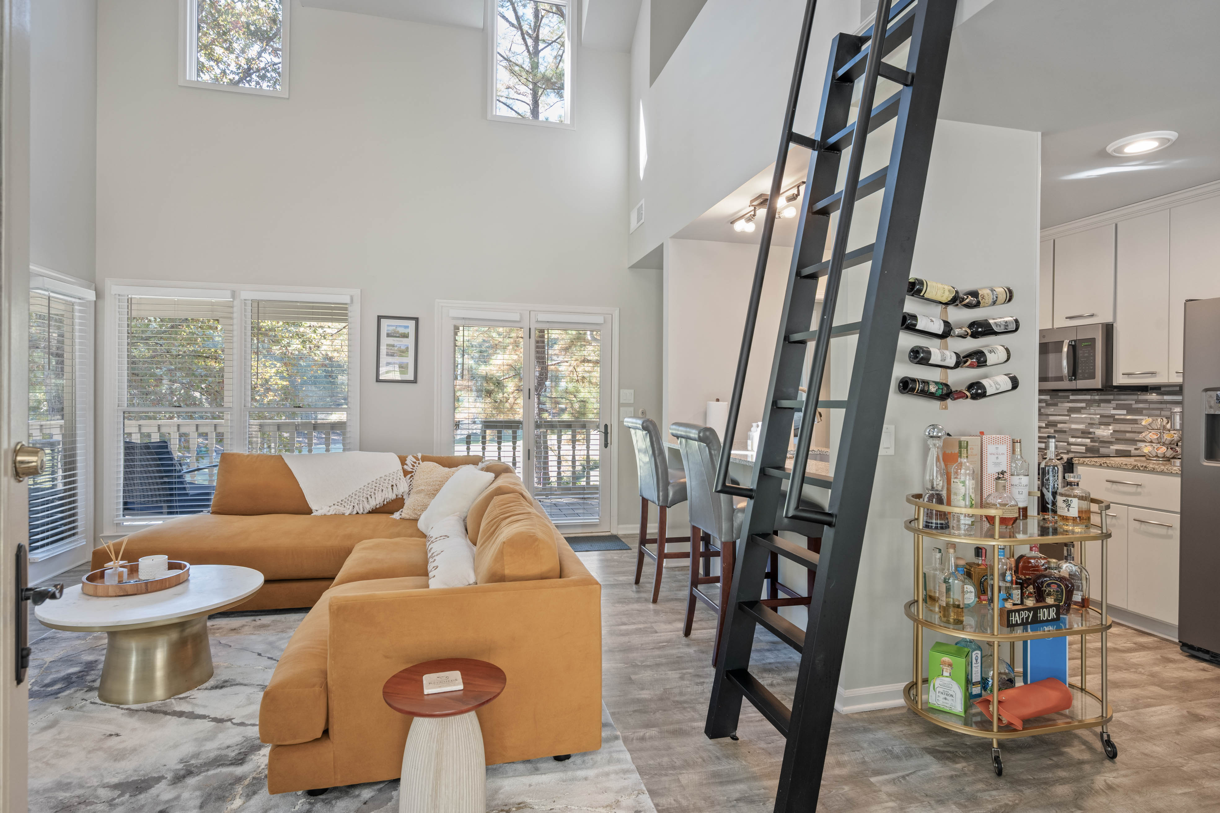 1033 Clubhouse Lane image 5